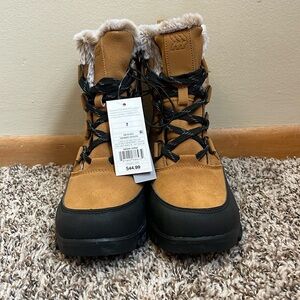 NWT Snow boots from Target